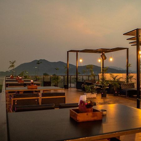 The Courtyard - Beyond Bar & Club Hotell Udaipur Exteriör bild